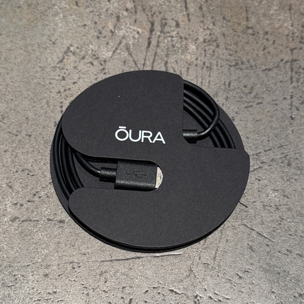 Oura Black Charger Cable Organizer